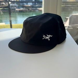 Arc’teryx Reflective Logo Black Hat